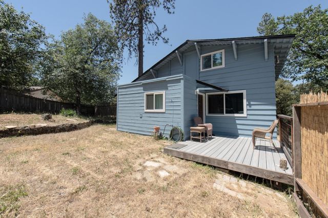 43191 W Sugar Pine Drive, Oakhurst, CA 93644