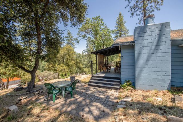 43191 W Sugar Pine Drive, Oakhurst, CA 93644