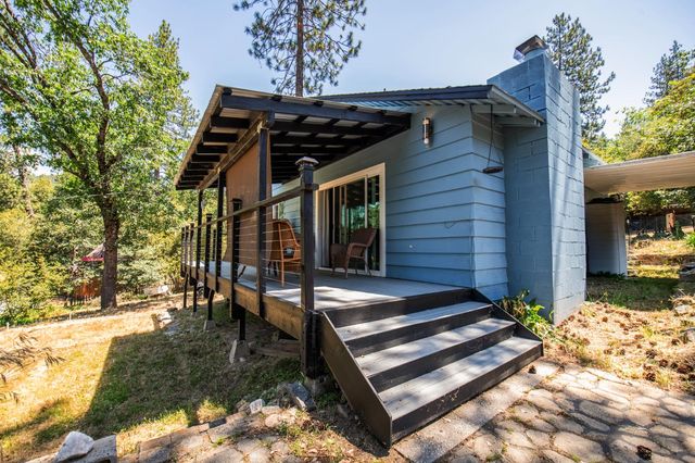 43191 W Sugar Pine Drive, Oakhurst, CA 93644