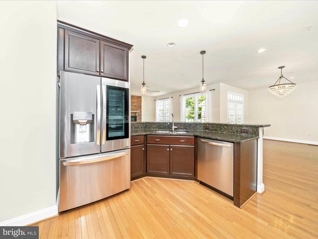 803 CRUMS HOLLOW DR, Brunswick, MD 21716