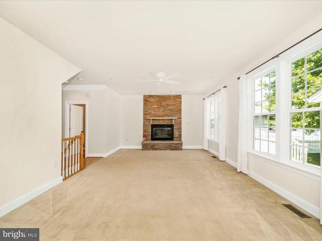 803 CRUMS HOLLOW DR, Brunswick, MD 21716