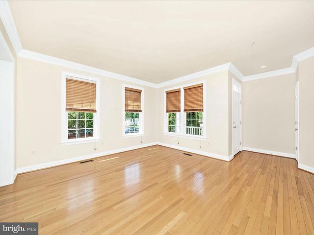 803 CRUMS HOLLOW DR, Brunswick, MD 21716