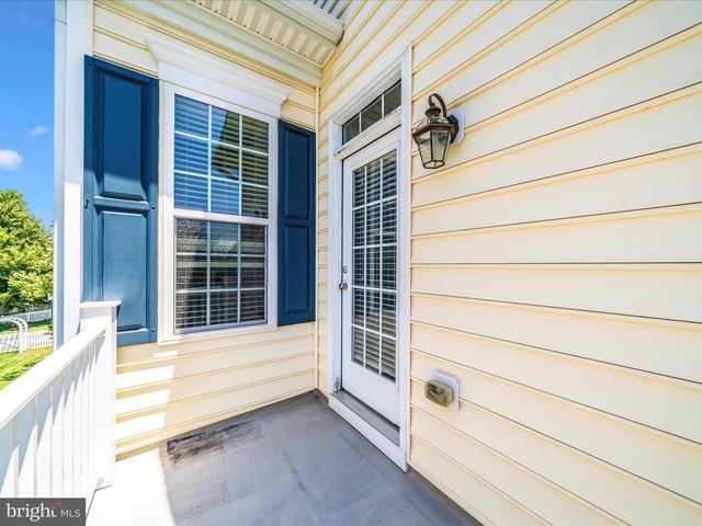 803 CRUMS HOLLOW DR, Brunswick, MD 21716