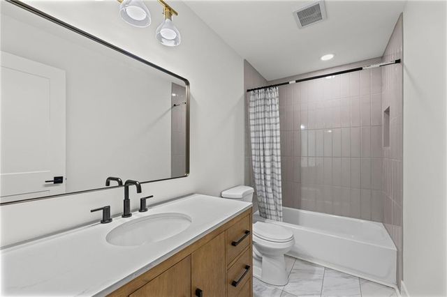 5657 W 50th Street, Mission, KS 66202