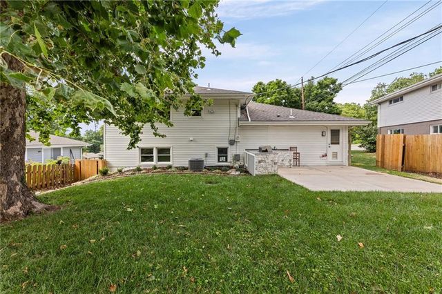 5657 W 50th Street, Mission, KS 66202
