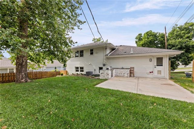 5657 W 50th Street, Mission, KS 66202