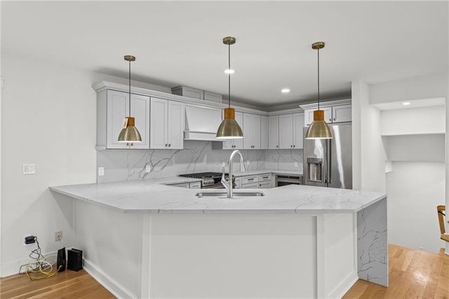 5657 W 50th Street, Mission, KS 66202