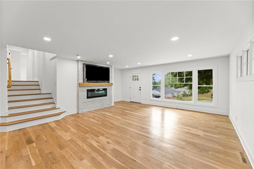 5657 W 50th Street, Mission, KS 66202