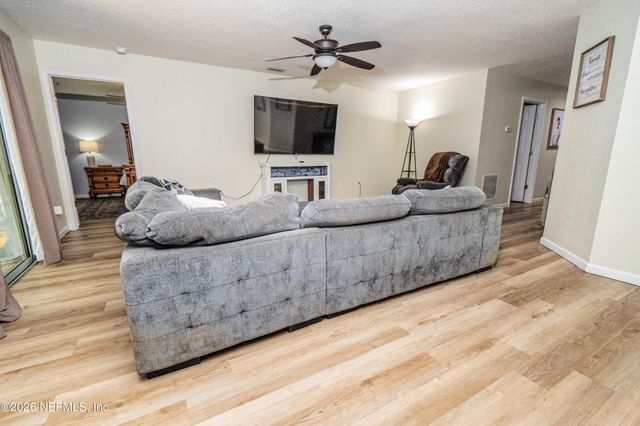 6110 SANDS POINTE Drive, Macclenny, FL 32063