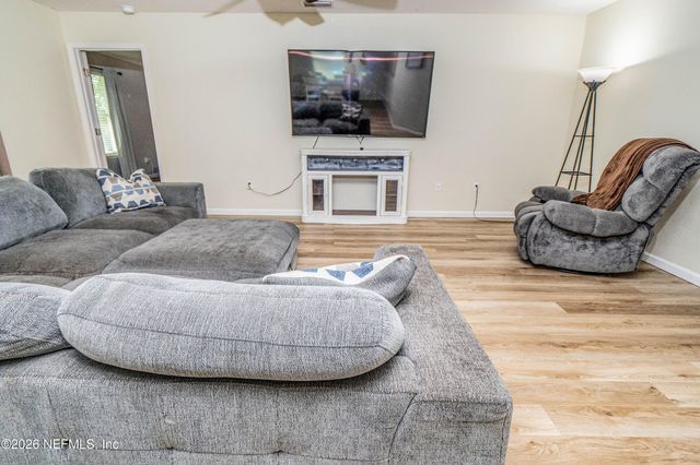 6110 SANDS POINTE Drive, Macclenny, FL 32063