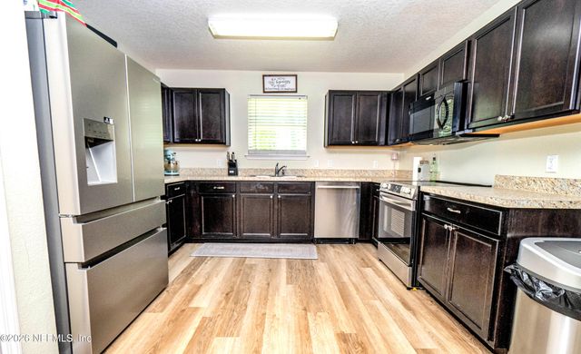 6110 SANDS POINTE Drive, Macclenny, FL 32063