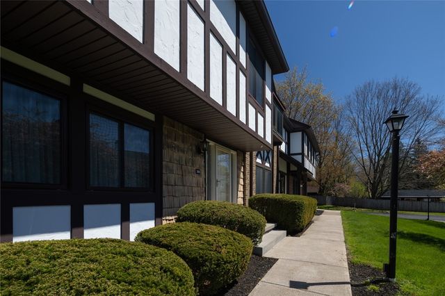 151 New Wickham Drive, Penfield, NY 14526