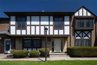 151 New Wickham Drive, Penfield, NY 14526
