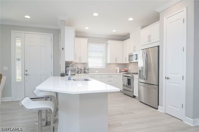 8013 Calle Canovas CT, Naples, FL 34114