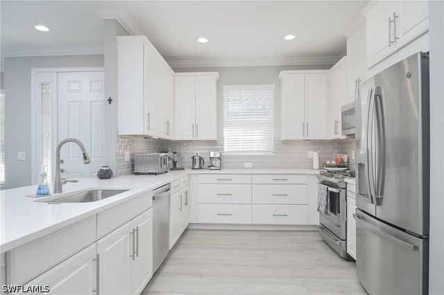 8013 Calle Canovas CT, Naples, FL 34114