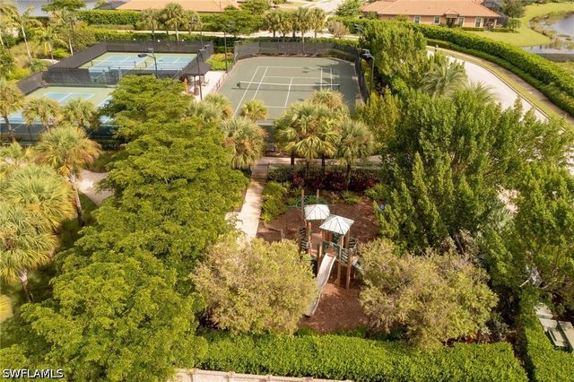 8013 Calle Canovas CT, Naples, FL 34114