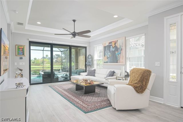 8013 Calle Canovas CT, Naples, FL 34114