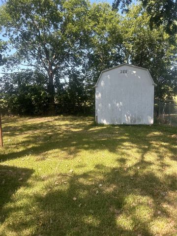 1212 N Grant Drive, Sherman, TX 75092
