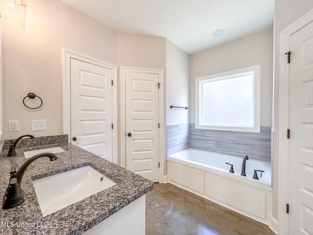 949 Riverside Lane, Pearl, MS 39208