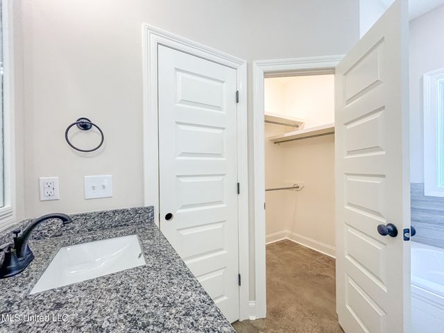 949 Riverside Lane, Pearl, MS 39208