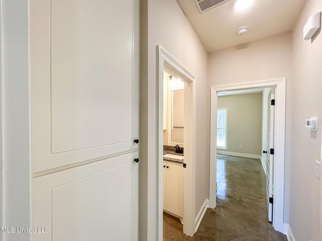 949 Riverside Lane, Pearl, MS 39208