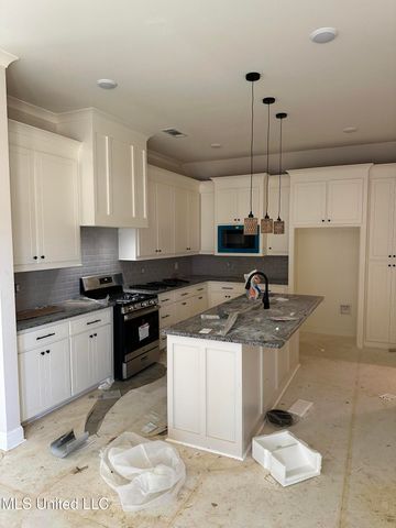 949 Riverside Lane, Pearl, MS 39208