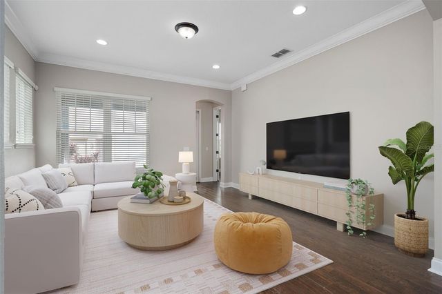 8467 LAUREATE BOULEVARD, Orlando, FL 32827