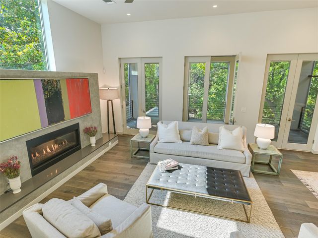 1107 W 31st ST, Austin, TX 78705