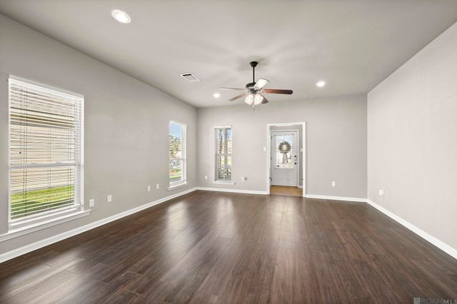 42391 Cedarstone Ave, Prairieville, LA 70769