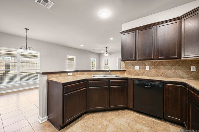 42391 Cedarstone Ave, Prairieville, LA 70769