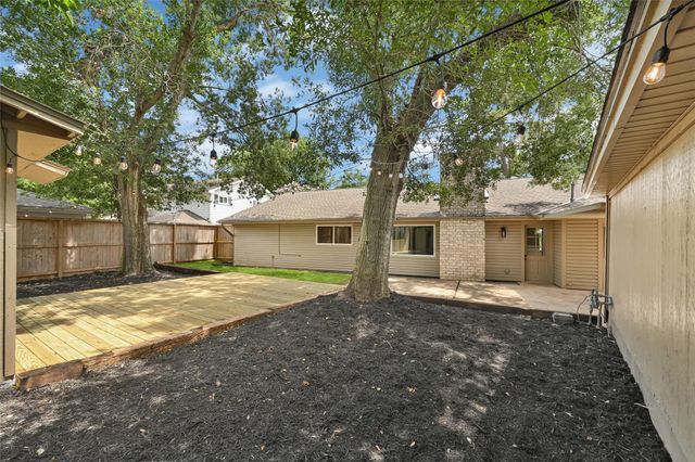 11306 Valley Spring Drive, Houston, TX 77043