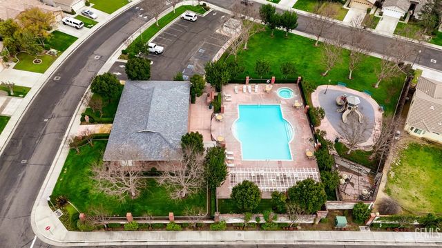 11512 Indian Hawthorne Street, Bakersfield, CA 93311