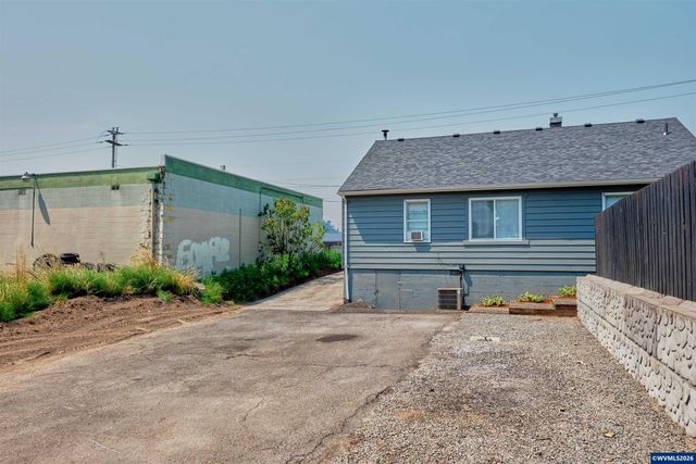 210 N First Av, Stayton, OR 97383