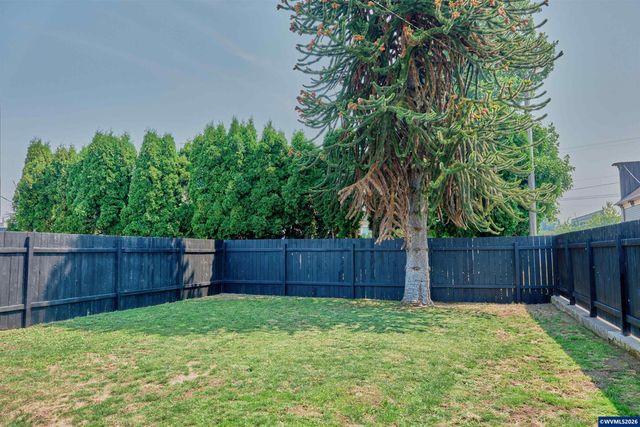 210 N First Av, Stayton, OR 97383