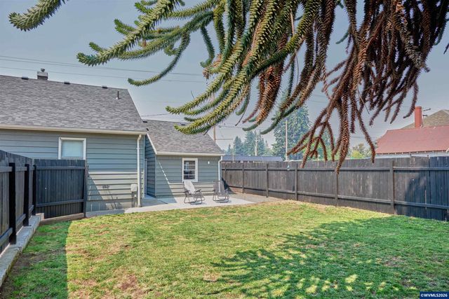 210 N First Av, Stayton, OR 97383