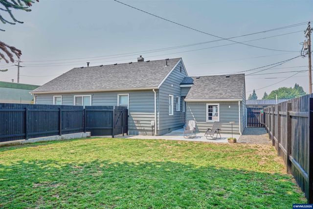 210 N First Av, Stayton, OR 97383