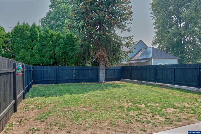 210 N First Av, Stayton, OR 97383