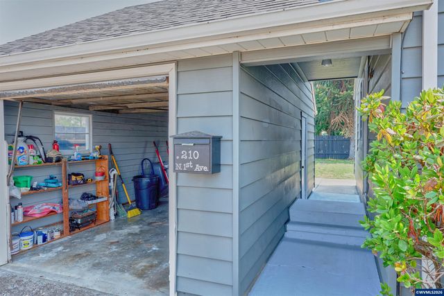 210 N First Av, Stayton, OR 97383