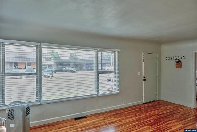 210 N First Av, Stayton, OR 97383