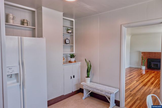 210 N First Av, Stayton, OR 97383
