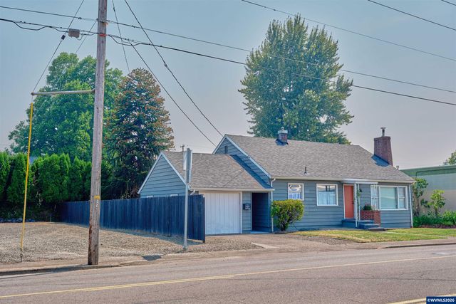 210 N First Av, Stayton, OR 97383