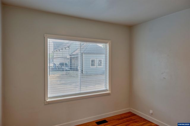 210 N First Av, Stayton, OR 97383