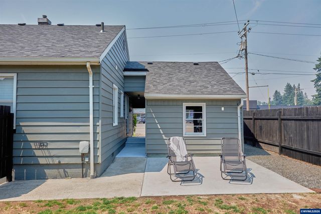 210 N First Av, Stayton, OR 97383