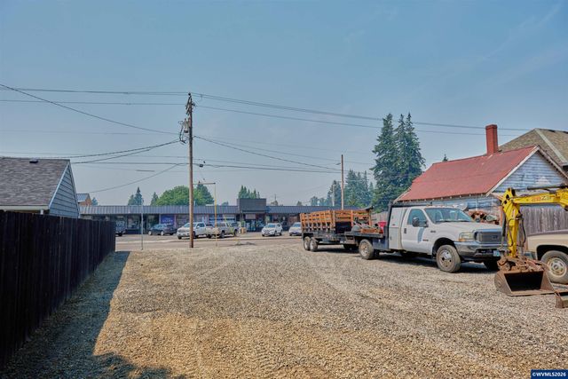 210 N First Av, Stayton, OR 97383