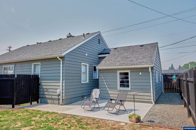 210 N First Av, Stayton, OR 97383