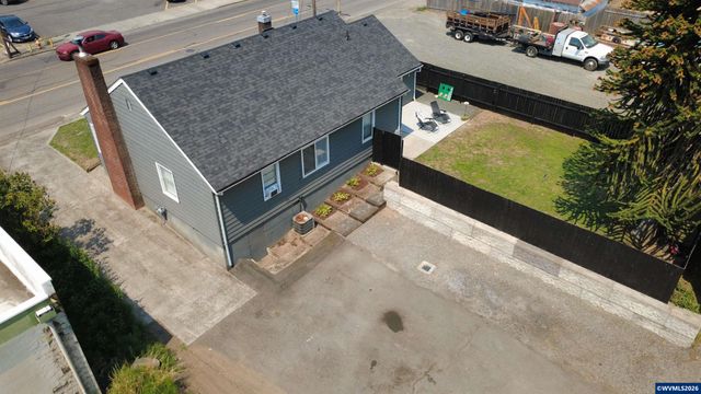 210 N First Av, Stayton, OR 97383
