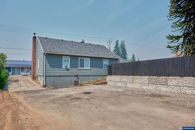 210 N First Av, Stayton, OR 97383