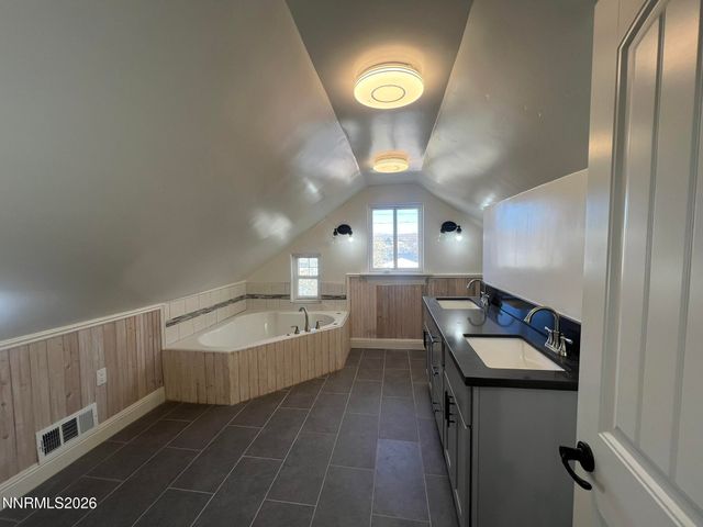 1832 H Street, Sparks, NV 89431