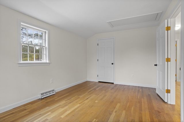 21 Flagg Rd, Westford, MA 01886