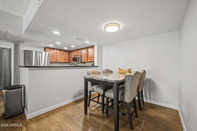 5757 W EUGIE Avenue 2098, Glendale, AZ 85304
